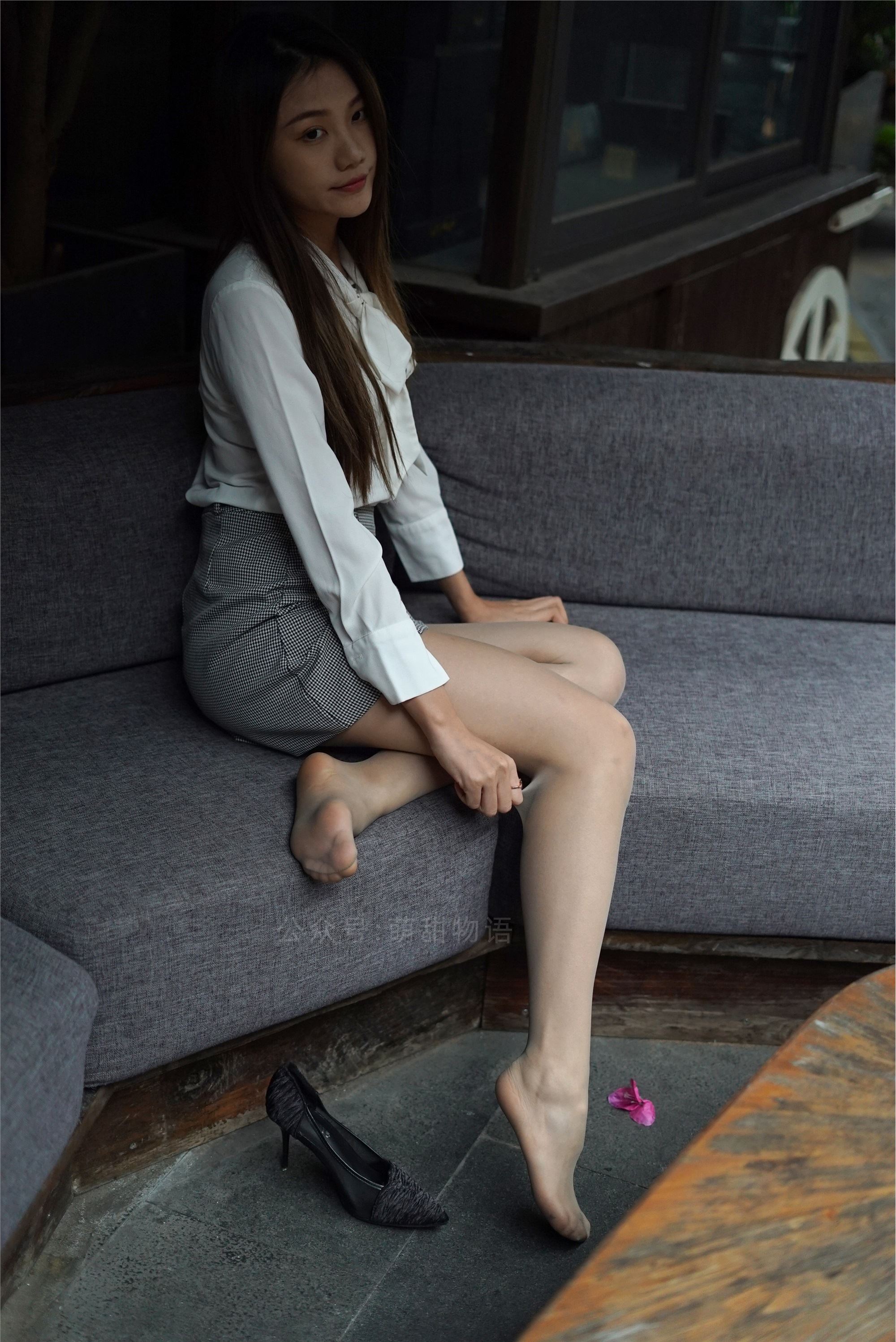 萌甜物语 XM210 《在路边的座位玩脚脚-笑笑(含SP)》